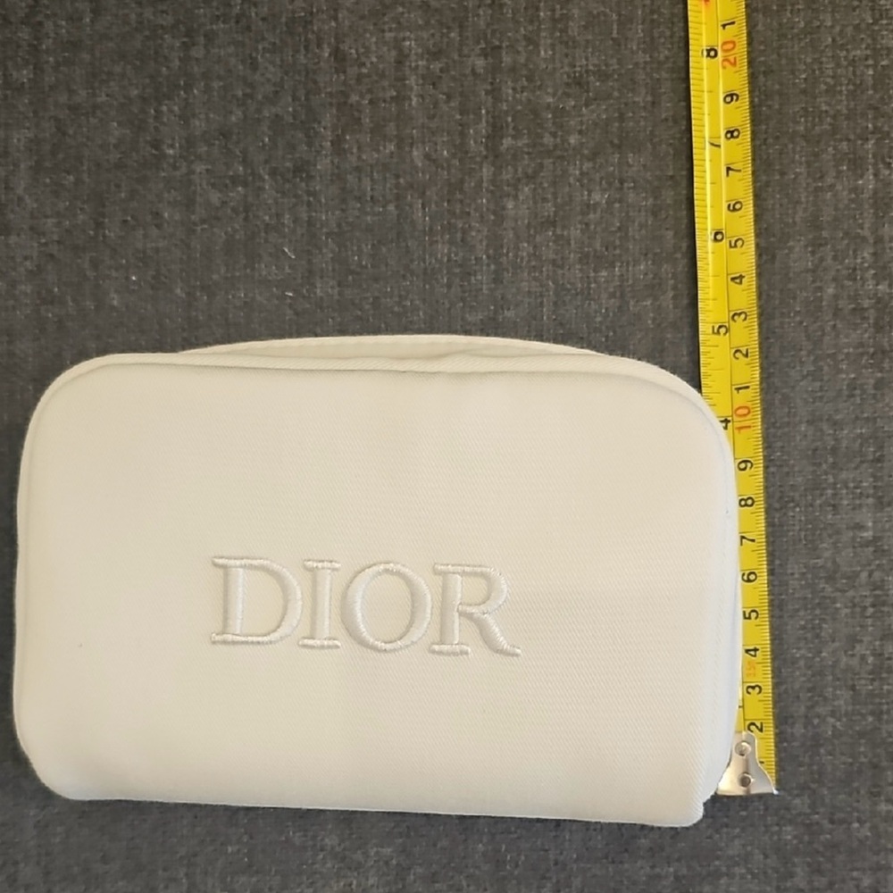 Dior off White Silver Crossbody Bag with Chain Strap - Picture 13 of 14